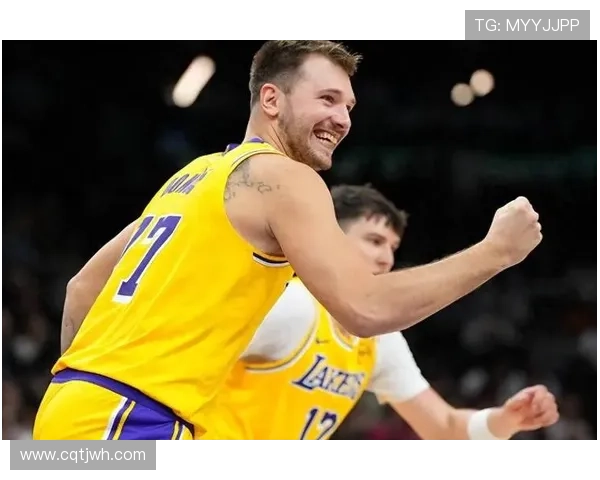 东契奇赞詹姆斯41岁仍保持疯狂状态